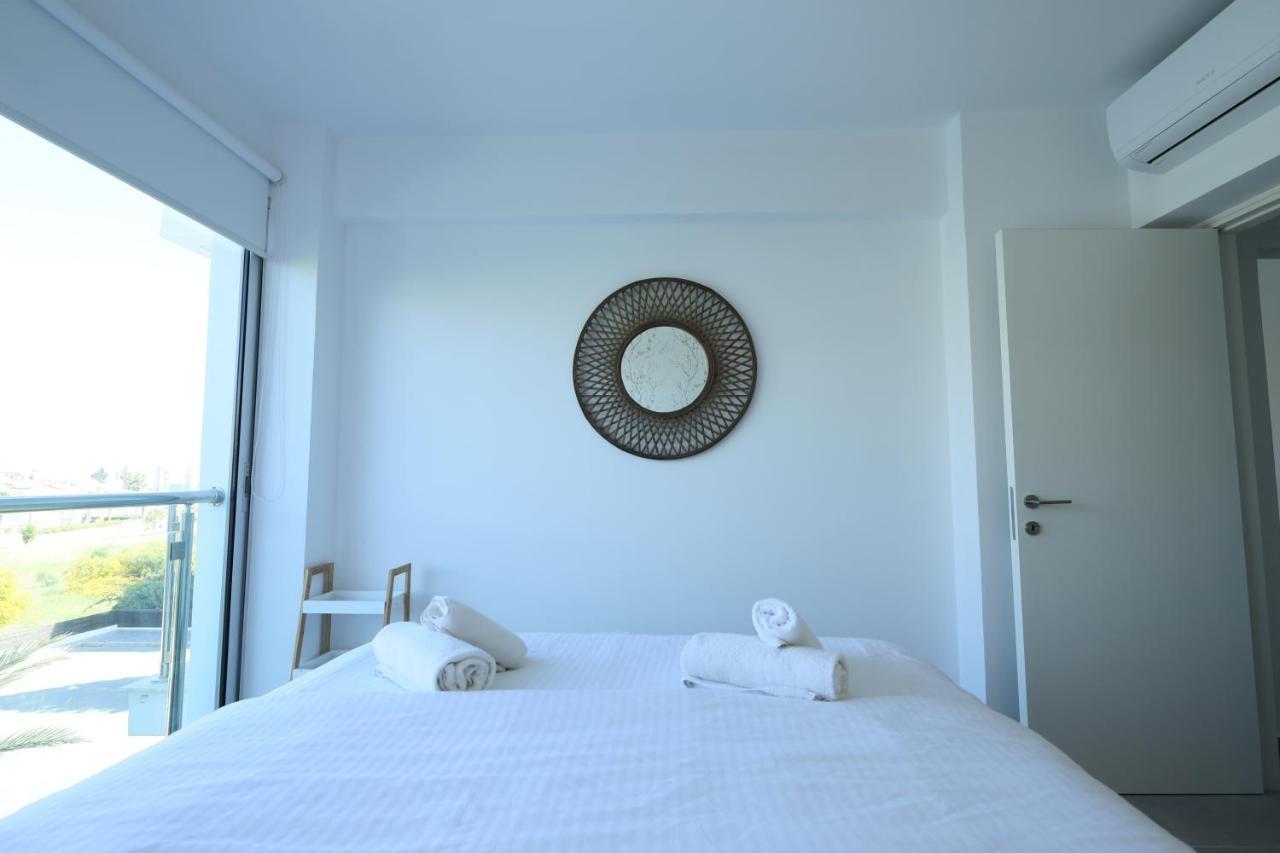 Lovely Cozy One Bedroom Suite With Pool Протарас Екстериор снимка