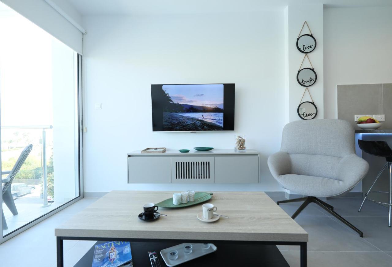Lovely Cozy One Bedroom Suite With Pool Протарас Екстериор снимка